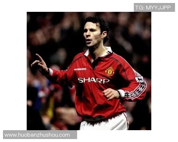 红色足球明星头像男真人展现激情与活力的运动魅力 红色足球明星头像男真人展现激情与活力的运动魅力