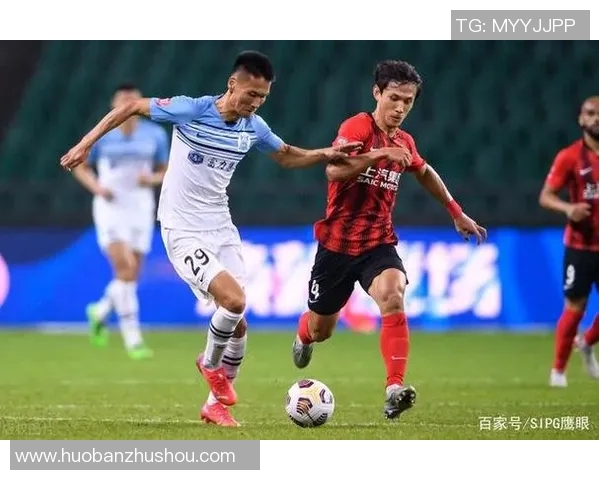 成都足球队与广州足球队赛后复盘深入分析两队配合与战术表现